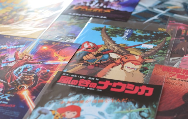 風の谷のナウシカの漫画や他の漫画の表紙が並んでいる画像